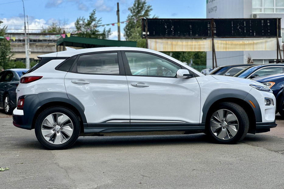Продам Hyundai Kona 2021 года в Киеве