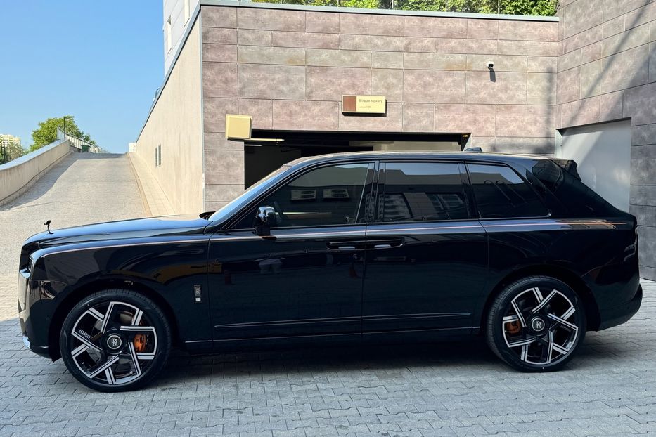 Продам Rolls-Royce Cullinan BLACK BADGE 2025 года в Киеве