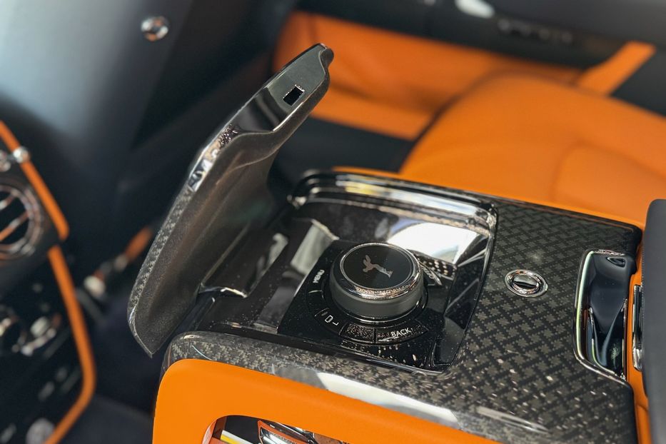 Продам Rolls-Royce Cullinan BLACK BADGE 2025 года в Киеве