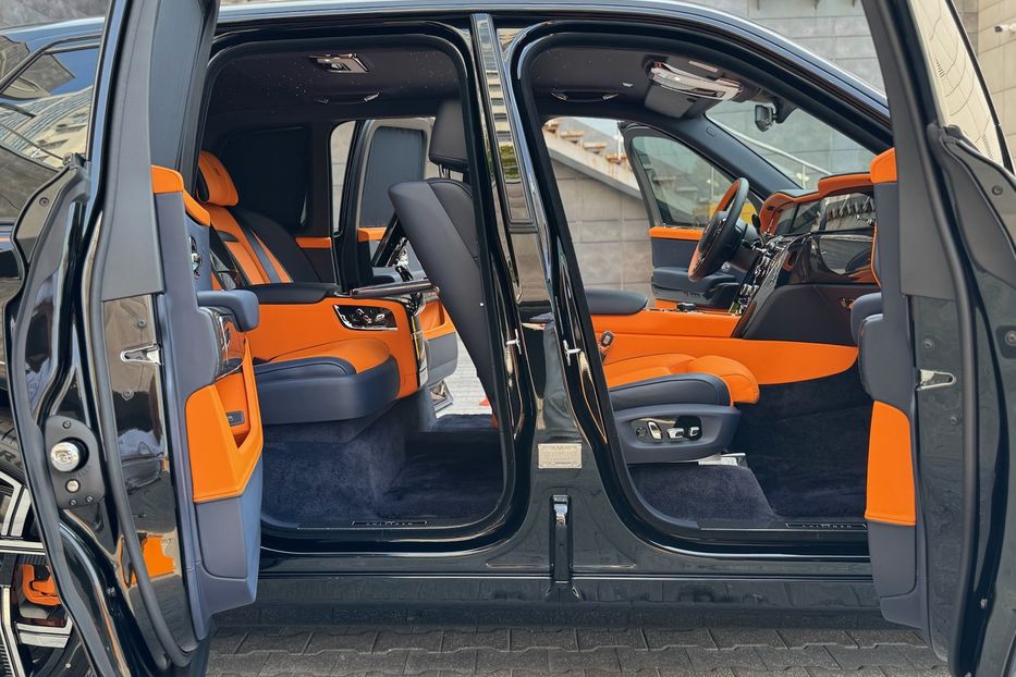 Продам Rolls-Royce Cullinan BLACK BADGE 2025 года в Киеве
