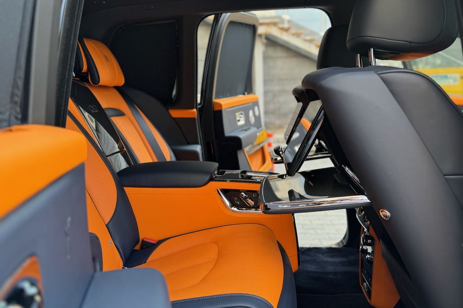 Продам Rolls-Royce Cullinan BLACK BADGE 2025 года в Киеве