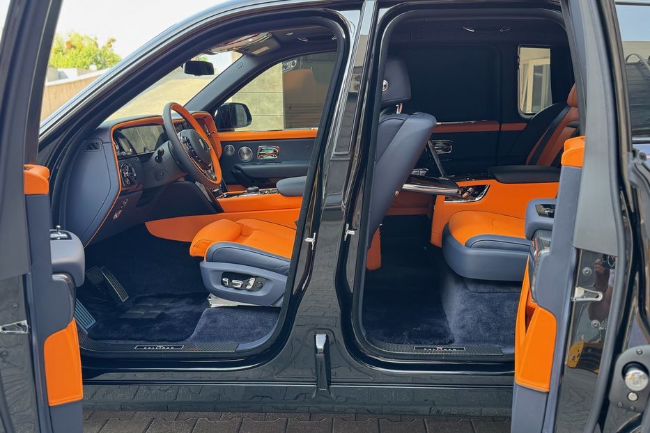 Продам Rolls-Royce Cullinan BLACK BADGE 2025 года в Киеве