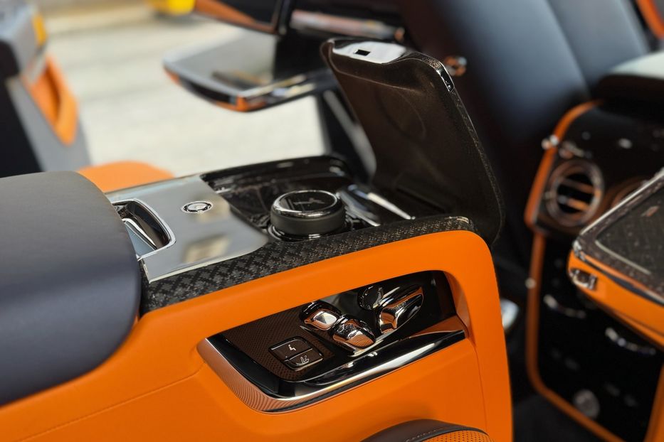 Продам Rolls-Royce Cullinan BLACK BADGE 2025 года в Киеве