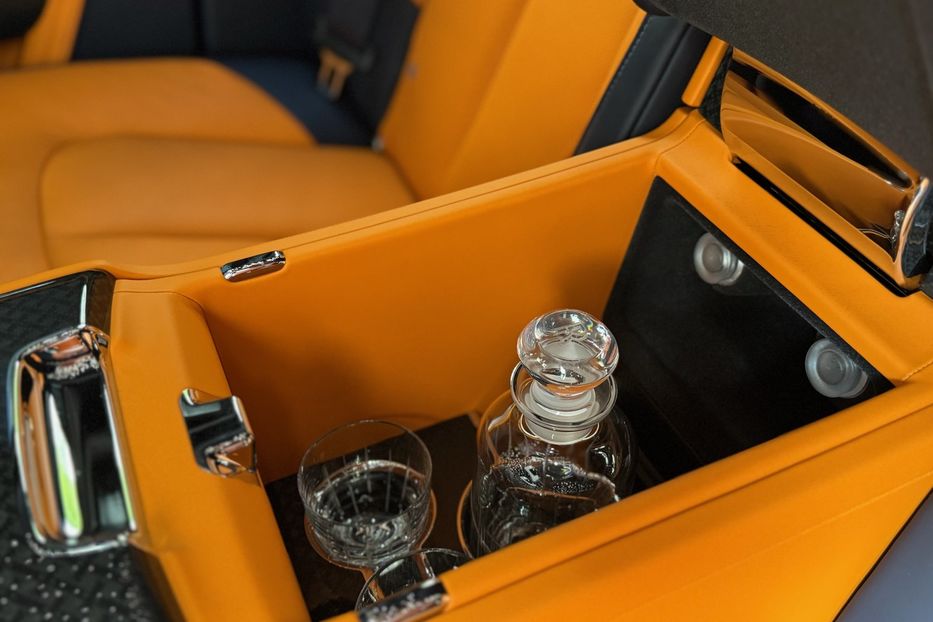Продам Rolls-Royce Cullinan BLACK BADGE 2025 года в Киеве