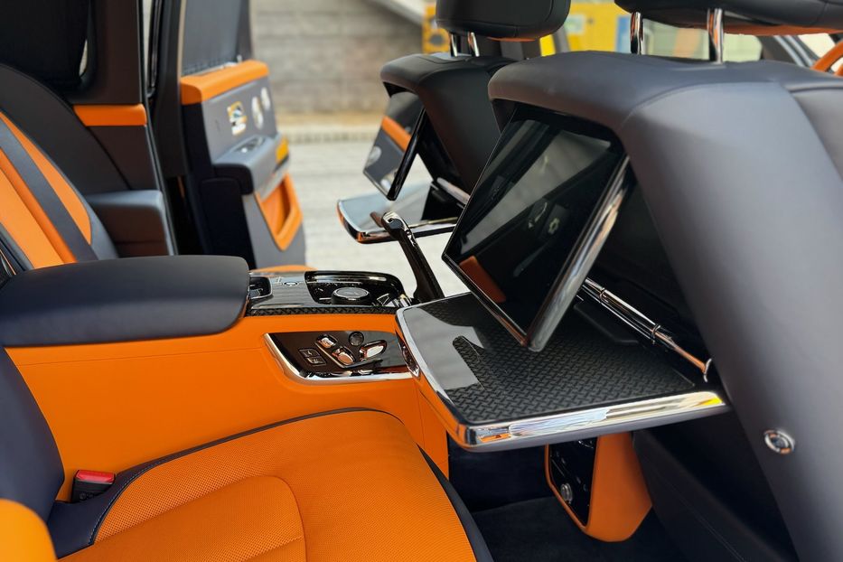 Продам Rolls-Royce Cullinan BLACK BADGE 2025 года в Киеве