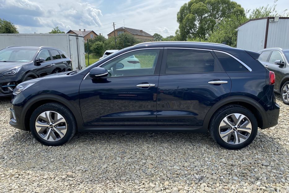 Продам Kia Niro 64 kWh Макс. комплектація 2020 года в Львове