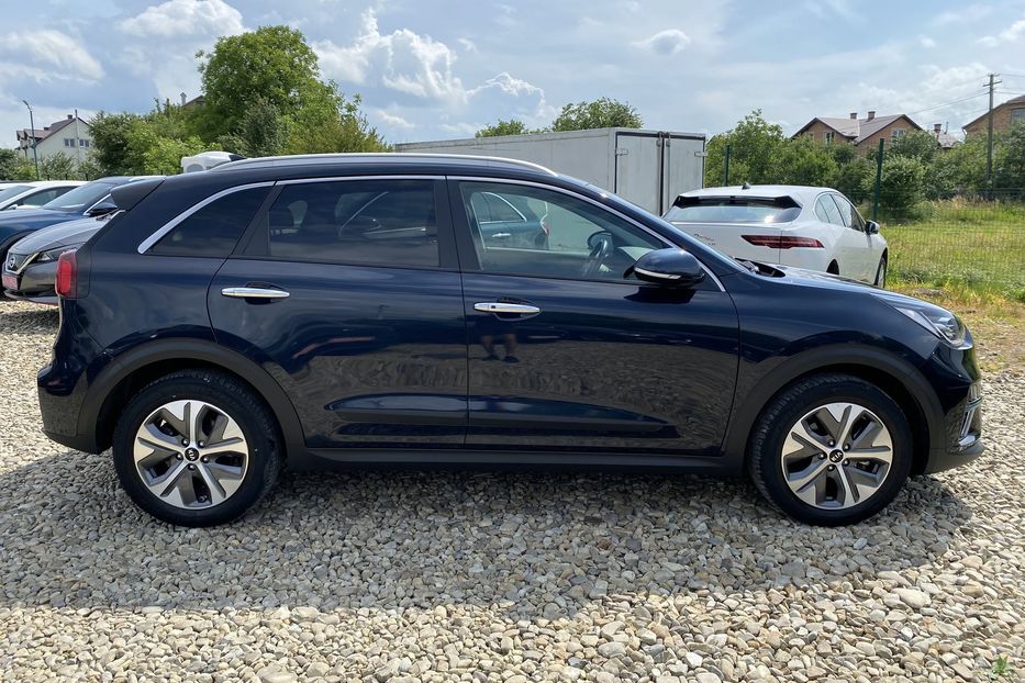 Продам Kia Niro 64 kWh Макс. комплектація 2020 года в Львове