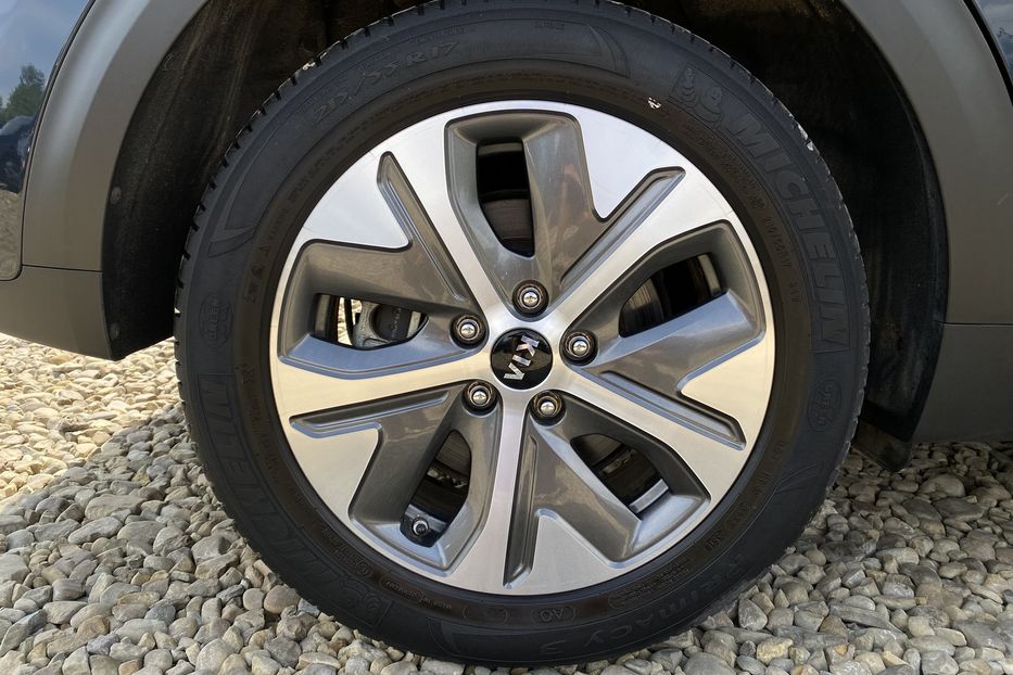 Продам Kia Niro 64 kWh Макс. комплектація 2020 года в Львове