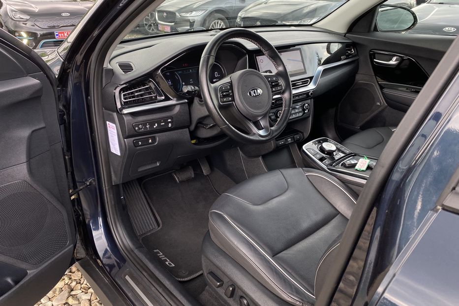 Продам Kia Niro 64 kWh Макс. комплектація 2020 года в Львове