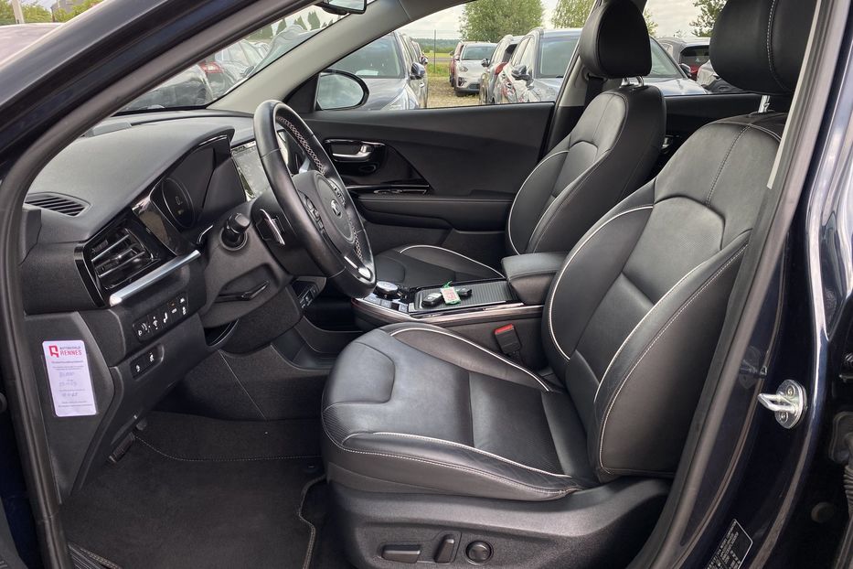 Продам Kia Niro 64 kWh Макс. комплектація 2020 года в Львове