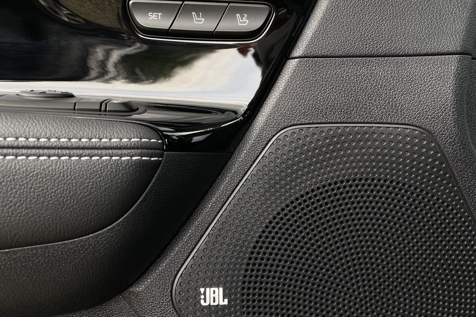 Продам Kia Niro 64 kWh Макс. комплектація 2020 года в Львове