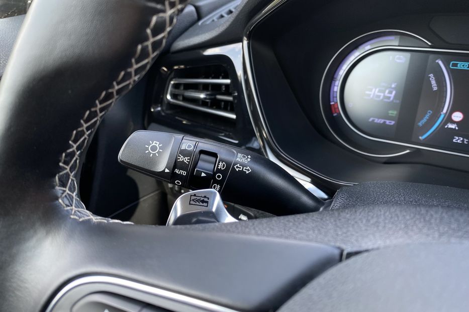 Продам Kia Niro 64 kWh Макс. комплектація 2020 года в Львове