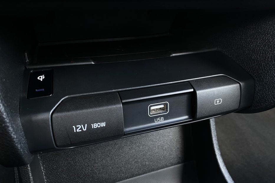 Продам Kia Niro 64 kWh Макс. комплектація 2020 года в Львове