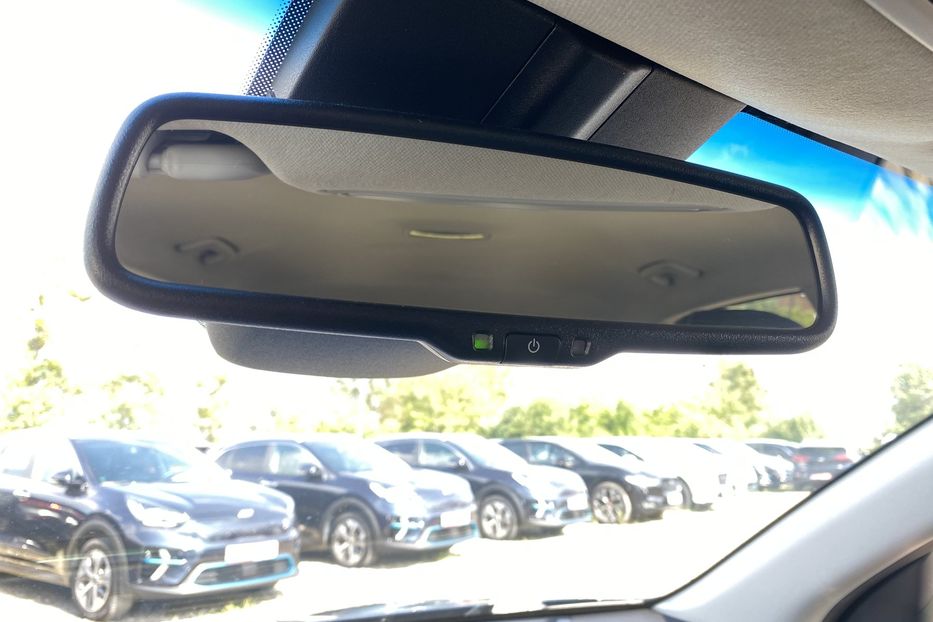Продам Kia Niro 64 kWh Макс. комплектація 2020 года в Львове