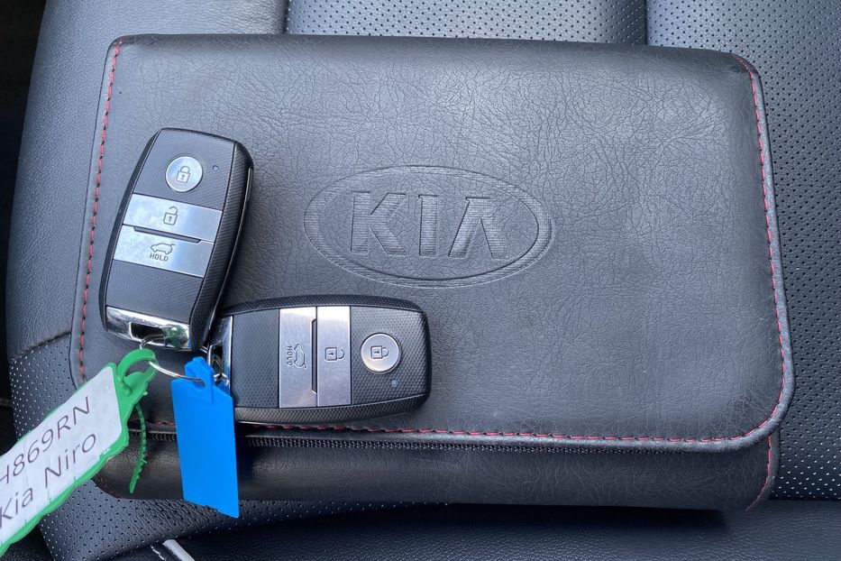 Продам Kia Niro 64 kWh Макс. комплектація 2020 года в Львове