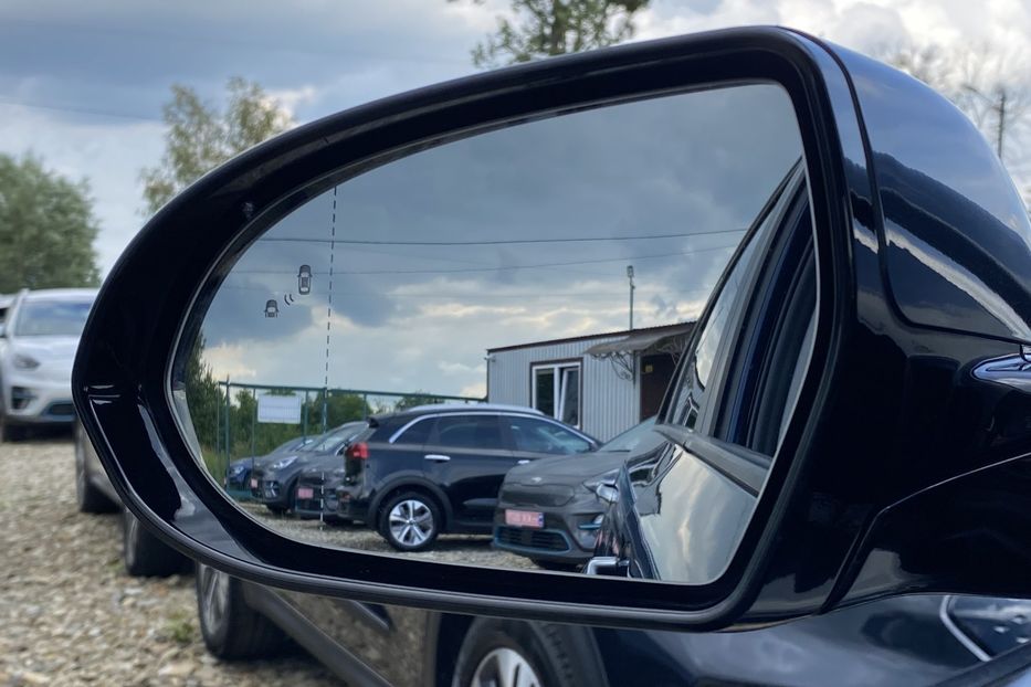 Продам Kia Niro 64 kWh Макс. комплектація 2020 года в Львове