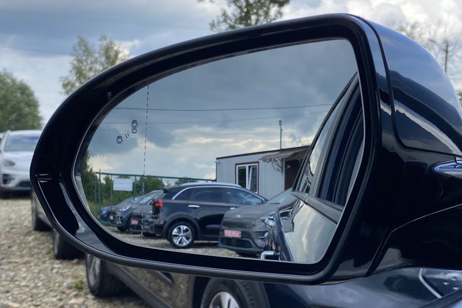 Продам Kia Niro 64 kWh Макс. комплектація 2020 года в Львове
