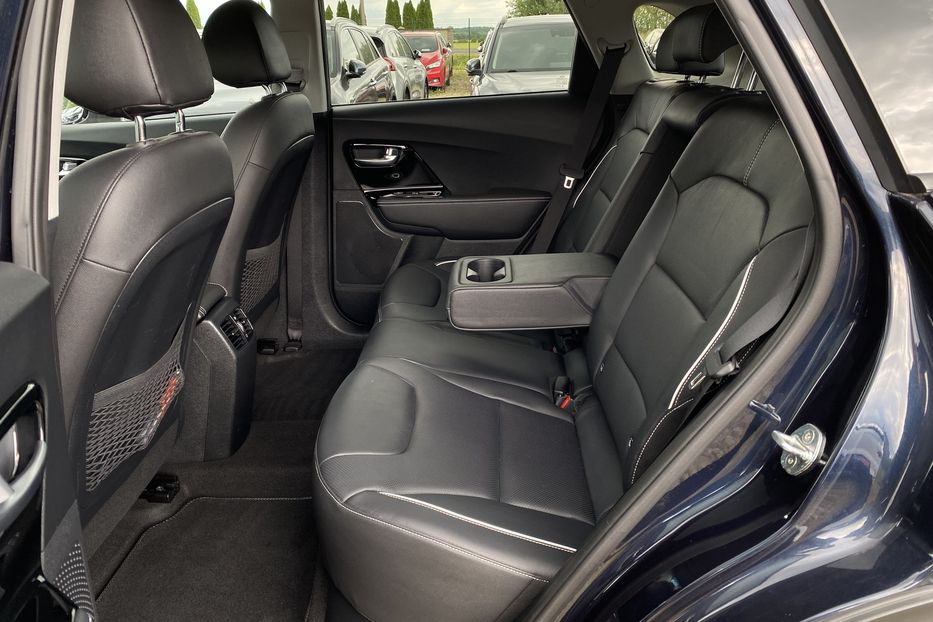 Продам Kia Niro 64 kWh Макс. комплектація 2020 года в Львове