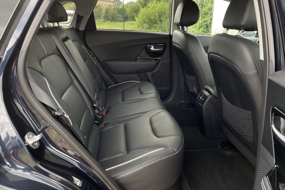 Продам Kia Niro 64 kWh Макс. комплектація 2020 года в Львове