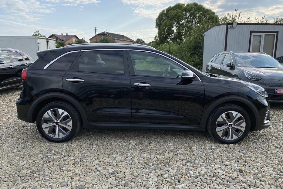 Продам Kia Niro 64кВт Макс.компл.Prestige 2020 года в Львове