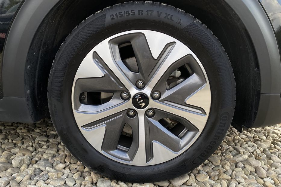 Продам Kia Niro 64кВт Макс.компл.Prestige 2020 года в Львове