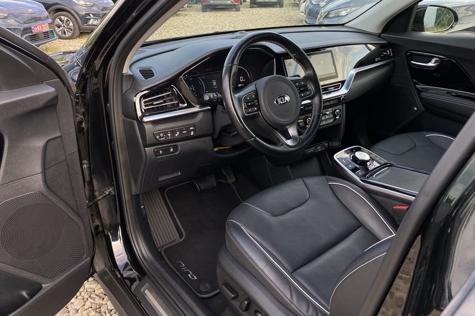 Продам Kia Niro 64кВт Макс.компл.Prestige 2020 года в Львове