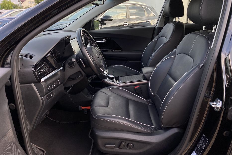 Продам Kia Niro 64кВт Макс.компл.Prestige 2020 года в Львове