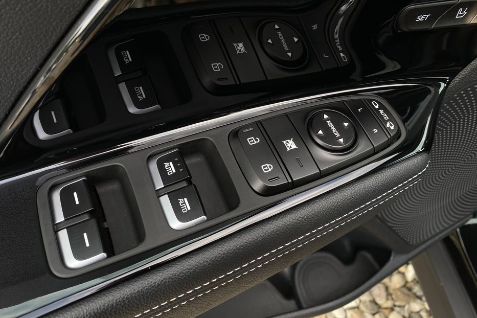 Продам Kia Niro 64кВт Макс.компл.Prestige 2020 года в Львове