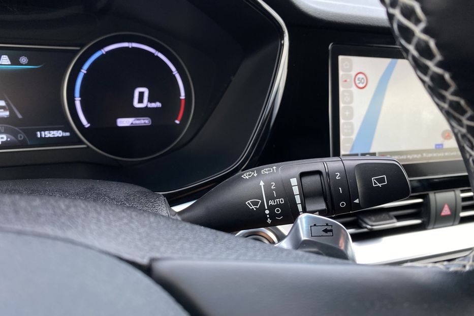 Продам Kia Niro 64кВт Макс.компл.Prestige 2020 года в Львове
