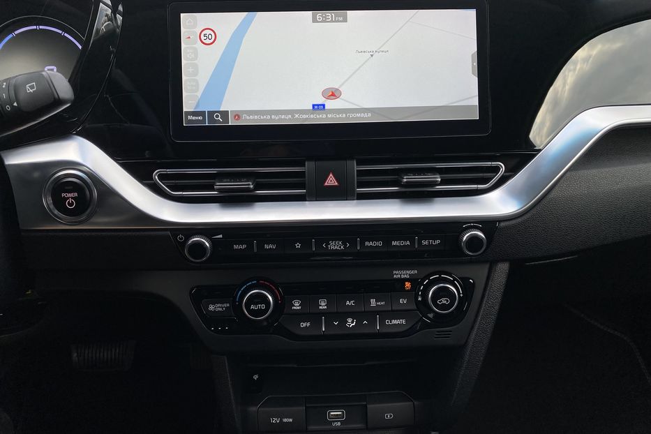 Продам Kia Niro 64кВт Макс.компл.Prestige 2020 года в Львове