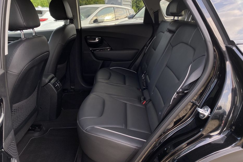 Продам Kia Niro 64кВт Макс.компл.Prestige 2020 года в Львове