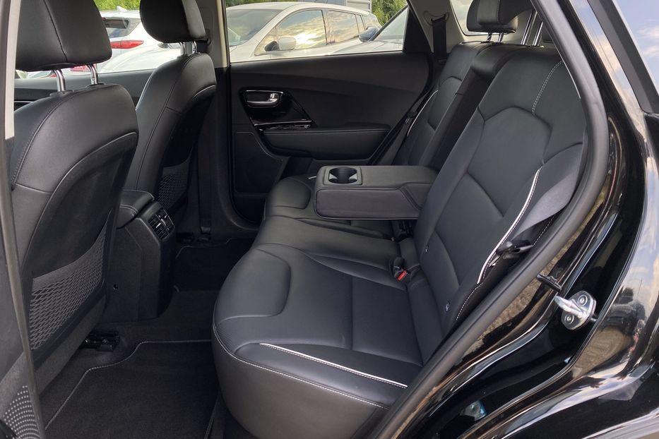 Продам Kia Niro 64кВт Макс.компл.Prestige 2020 года в Львове