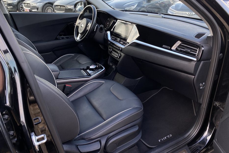 Продам Kia Niro 64кВт Макс.компл.Prestige 2020 года в Львове