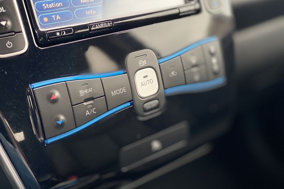 Продам Nissan Leaf 2015 года в Луцке