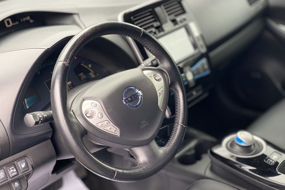 Продам Nissan Leaf 2015 года в Луцке