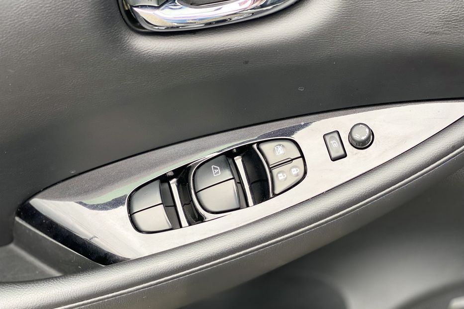 Продам Nissan Leaf 2015 года в Луцке