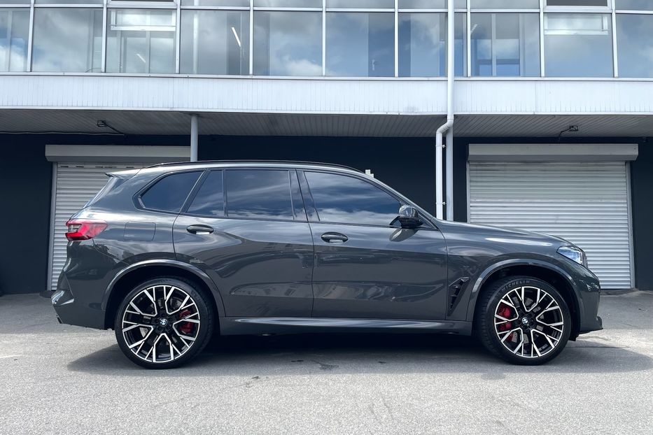 Продам BMW X5 M Competition 2022 года в Киеве