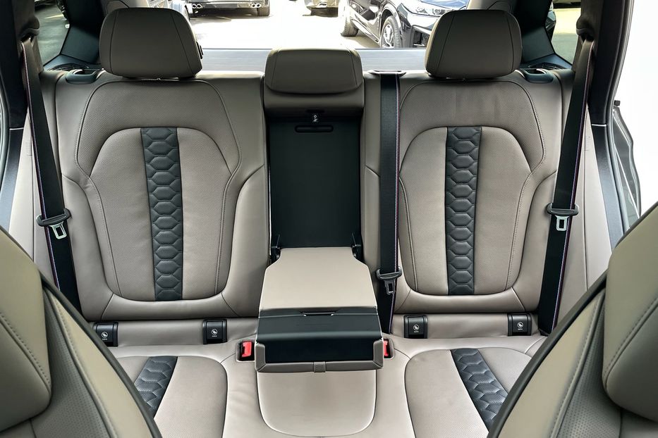 Продам BMW X5 M Competition 2022 года в Киеве