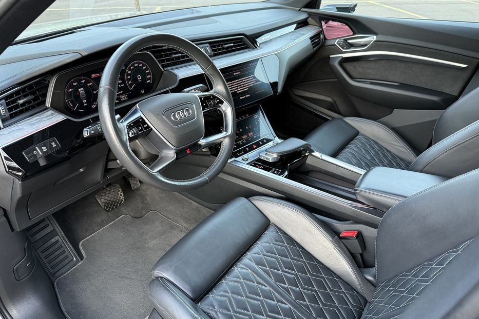 Продам Audi E-Tron 55 авто в Рівному 95kwh 2021 года в Ровно