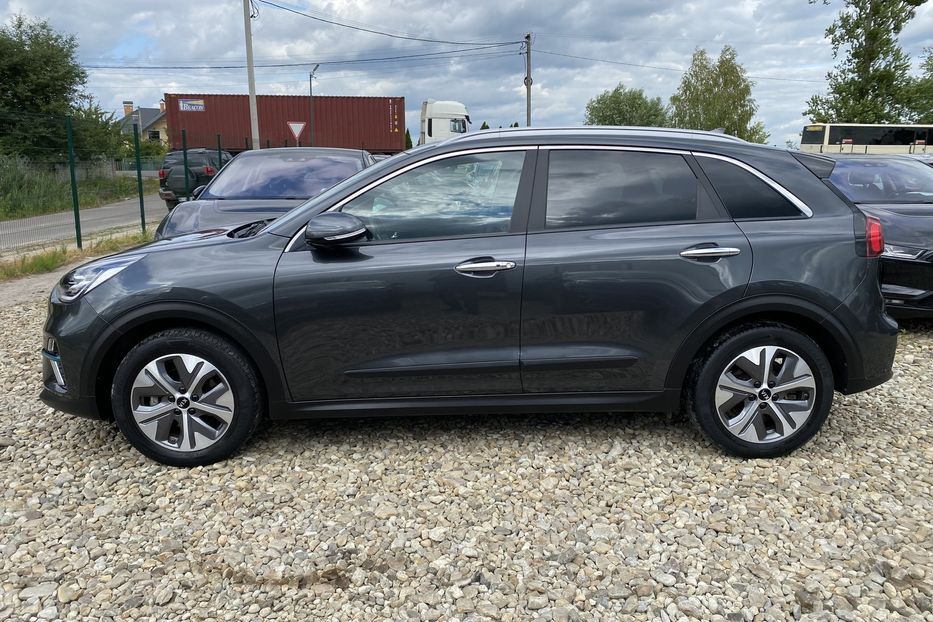 Продам Kia Niro 64кВт Макс.компл.Prestige Люк 2021 года в Львове
