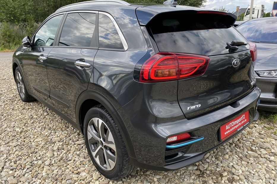 Продам Kia Niro 64кВт Макс.компл.Prestige Люк 2021 года в Львове