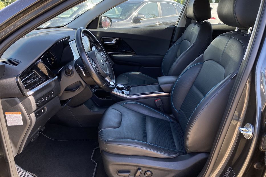 Продам Kia Niro 64кВт Макс.компл.Prestige Люк 2021 года в Львове