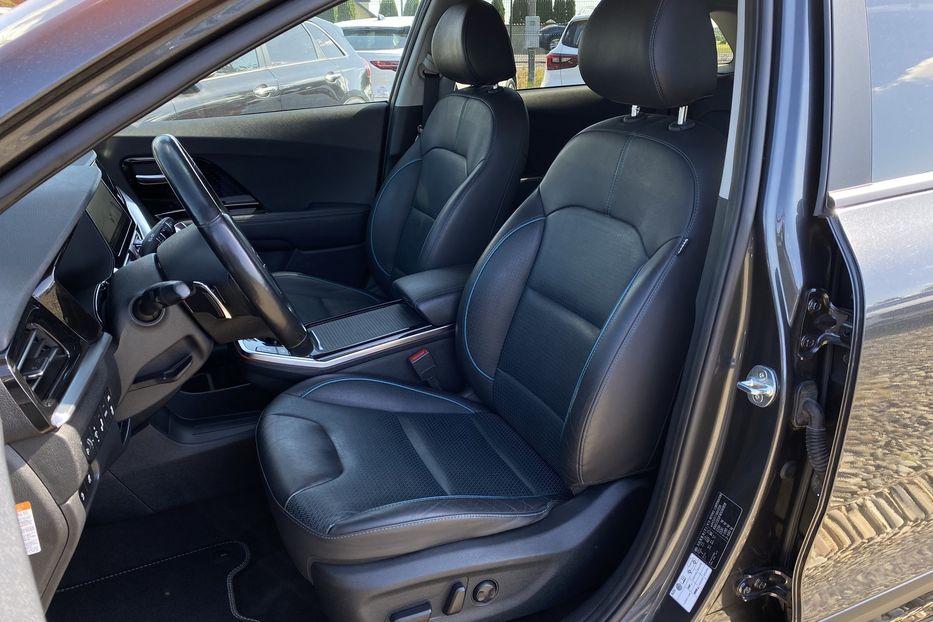 Продам Kia Niro 64кВт Макс.компл.Prestige Люк 2021 года в Львове