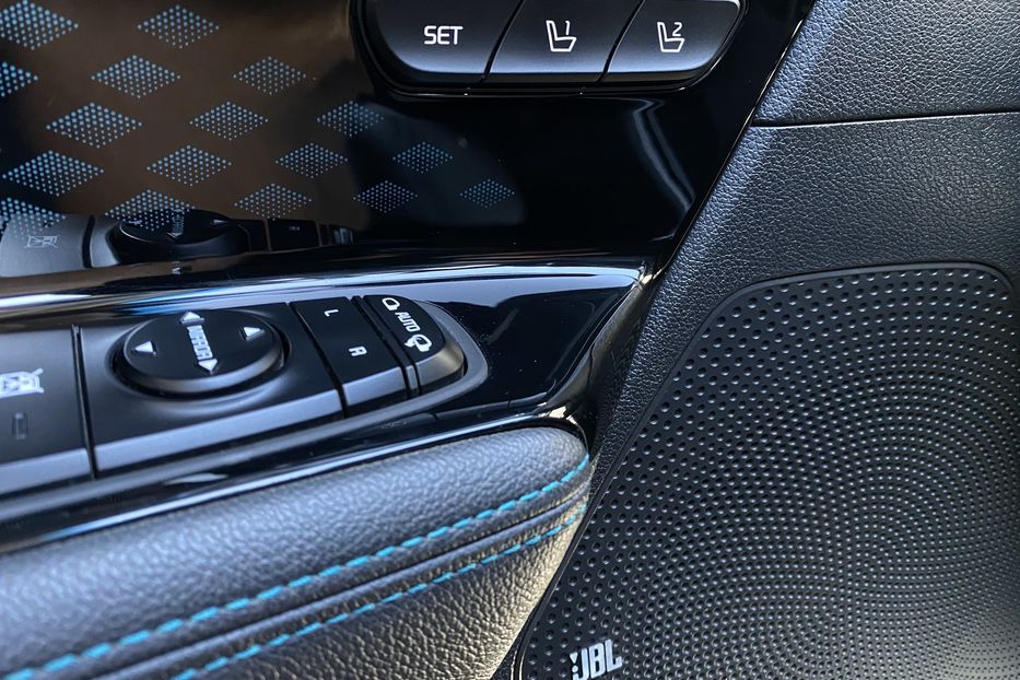 Продам Kia Niro 64кВт Макс.компл.Prestige Люк 2021 года в Львове