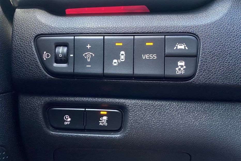 Продам Kia Niro 64кВт Макс.компл.Prestige Люк 2021 года в Львове
