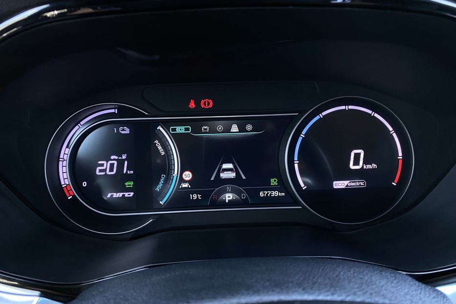 Продам Kia Niro 64кВт Макс.компл.Prestige Люк 2021 года в Львове