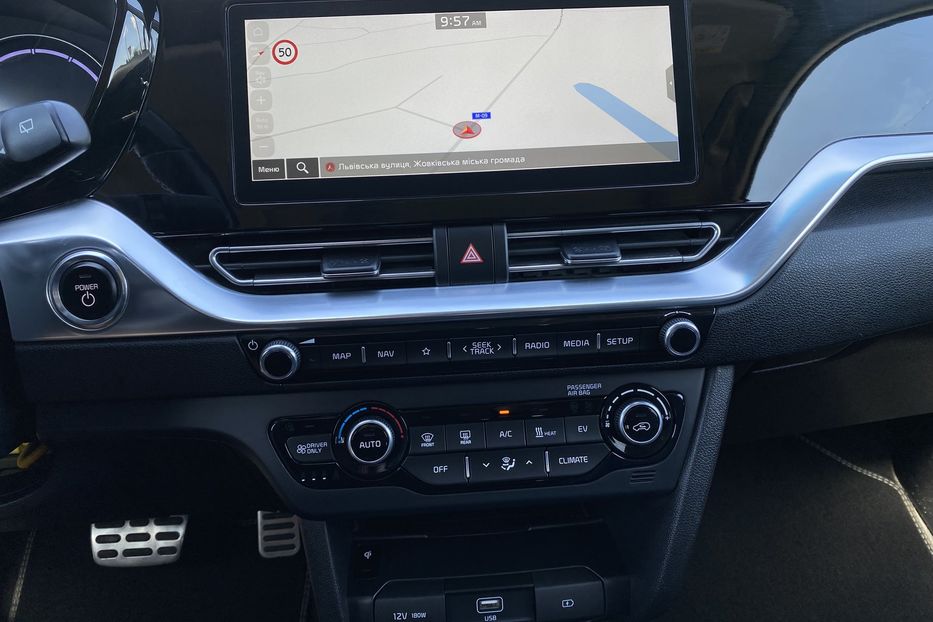 Продам Kia Niro 64кВт Макс.компл.Prestige Люк 2021 года в Львове