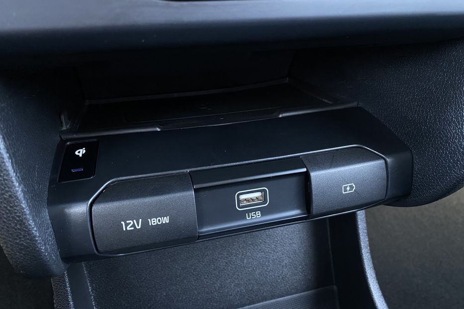 Продам Kia Niro 64кВт Макс.компл.Prestige Люк 2021 года в Львове