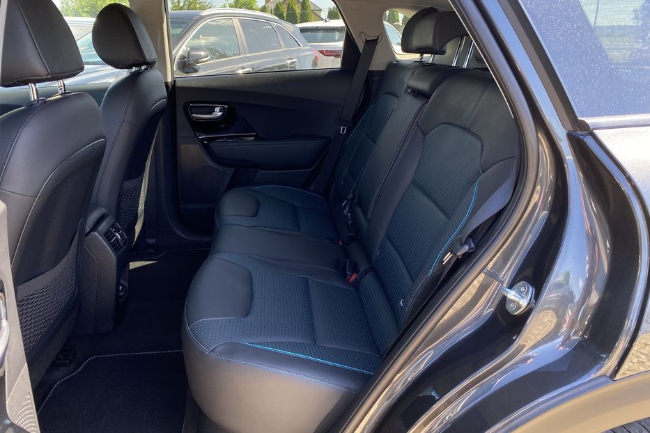 Продам Kia Niro 64кВт Макс.компл.Prestige Люк 2021 года в Львове