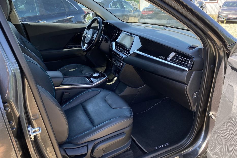 Продам Kia Niro 64кВт Макс.компл.Prestige Люк 2021 года в Львове